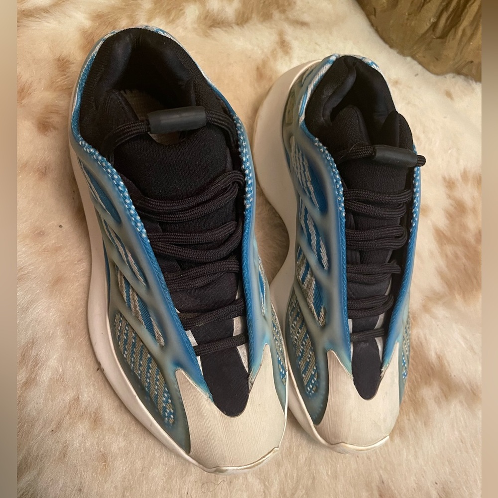 Great condition Yeezy sneakers‼️